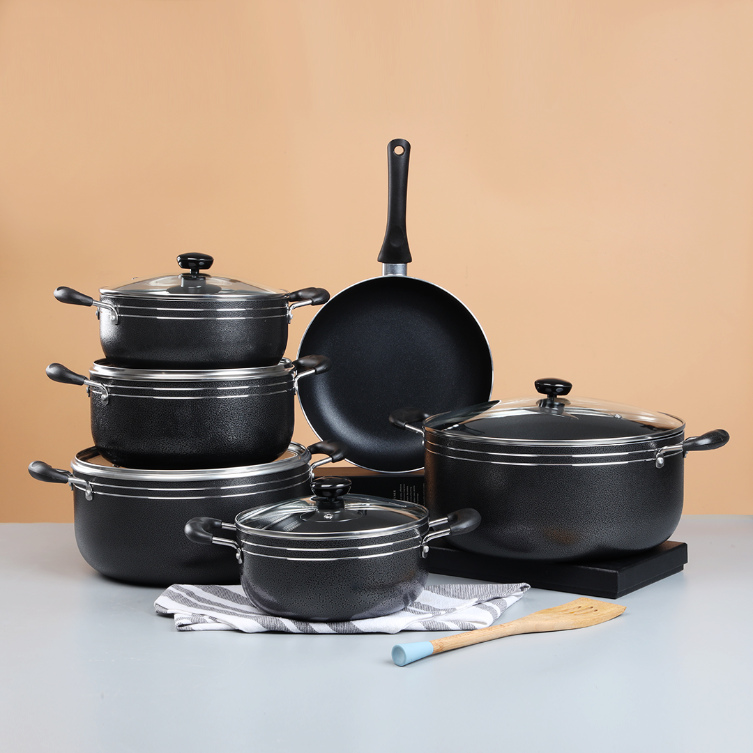 How to Build a Cookware Set on a Budget