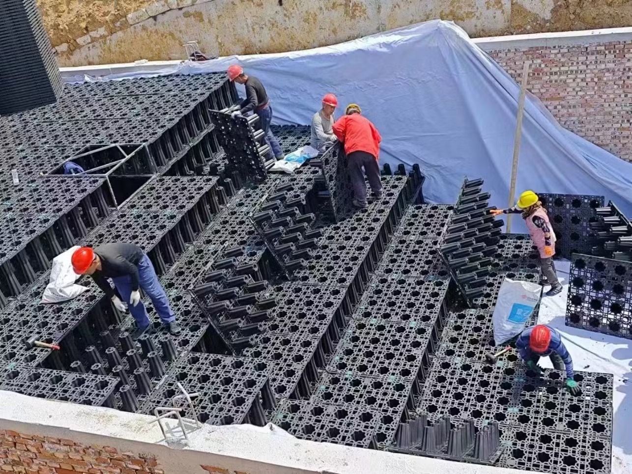 HOENSOEY: Modular Underground Stormwater Modules for Easy Installation