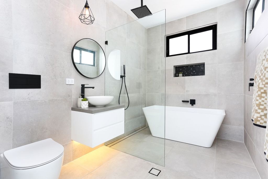 Shower Screens Semi Frameless for Elegant Shower Spaces