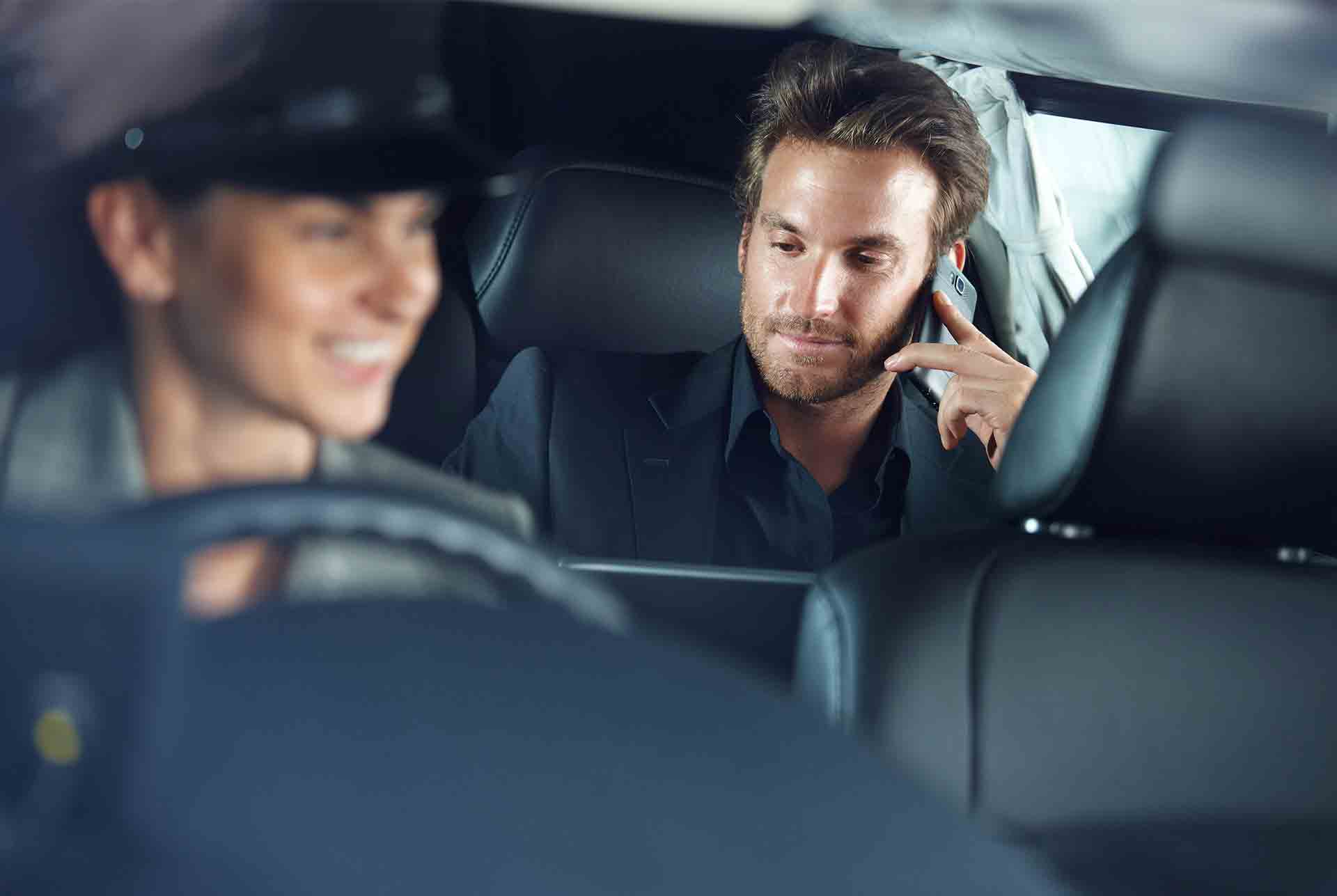 Comfortable and Punctual Gatwick Taxi Services in Weybridge