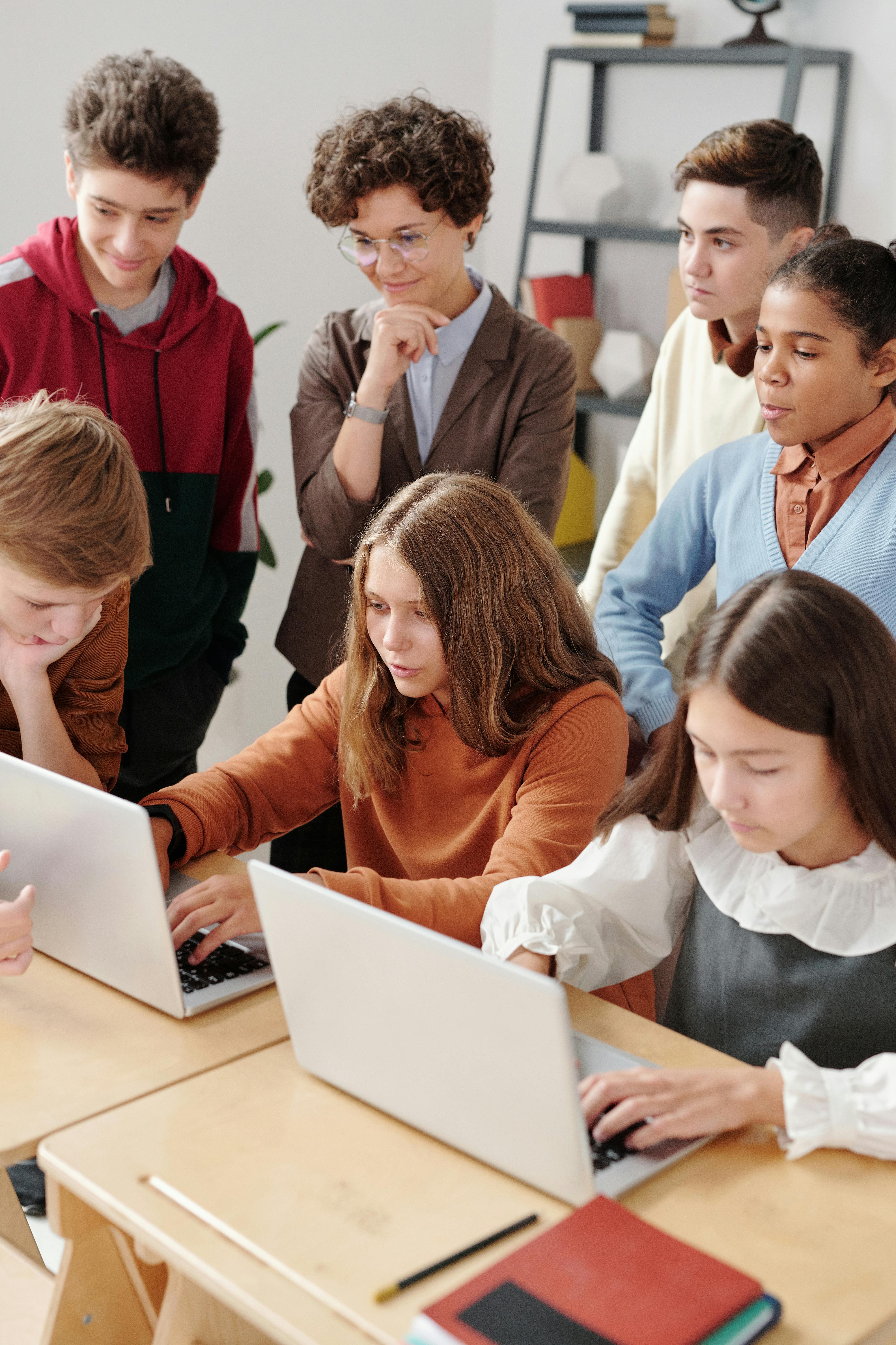 INTEGRATING SAFETY COLLABORATION SOFTWARE INTO DAILY OPERATIONS