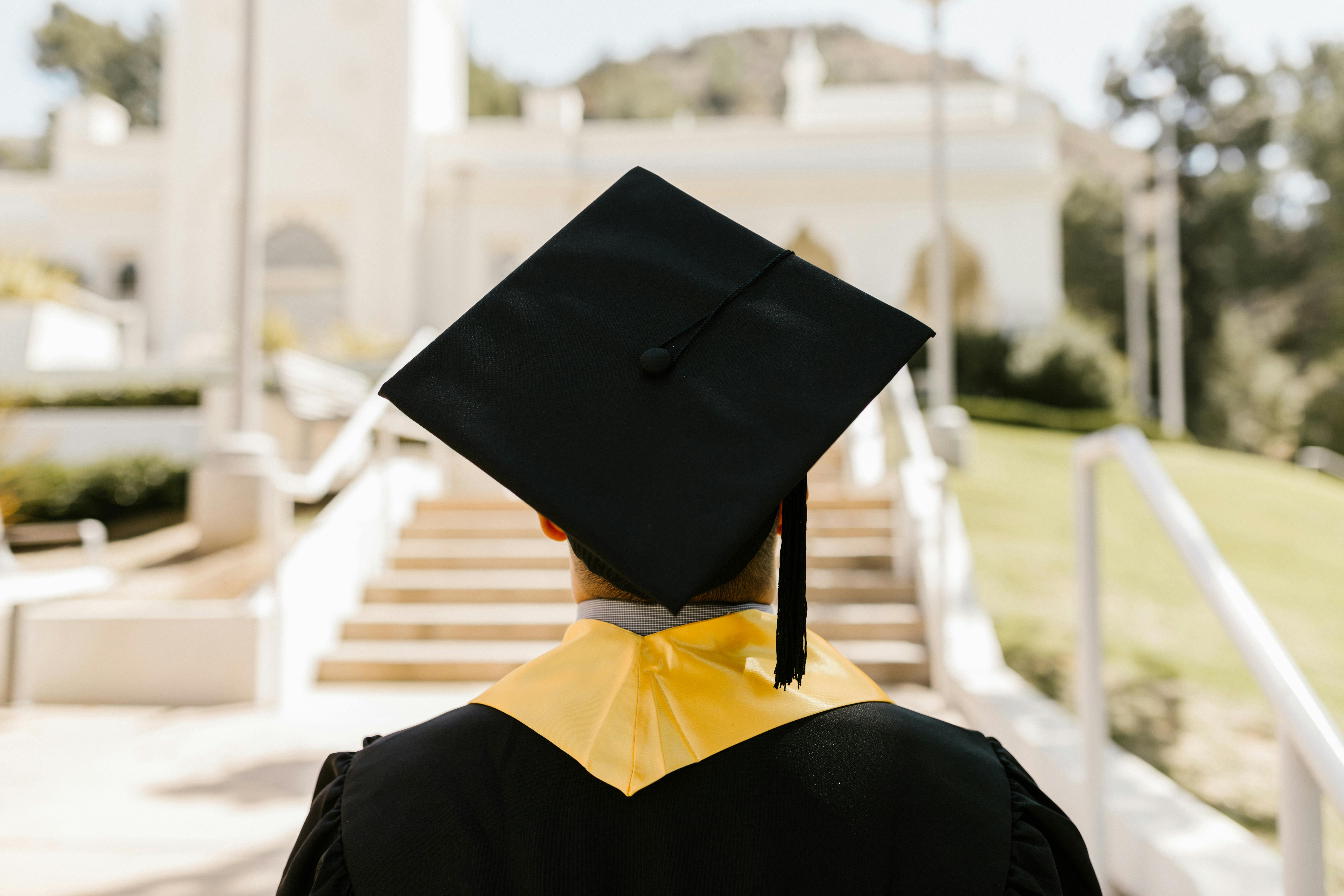 Top 10 Websites Offering the Best Fake Diplomas
